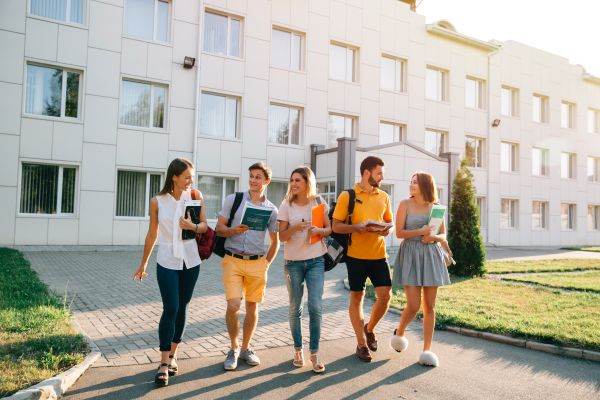 Studenţii străini vor contribui la bugetul educaţiei